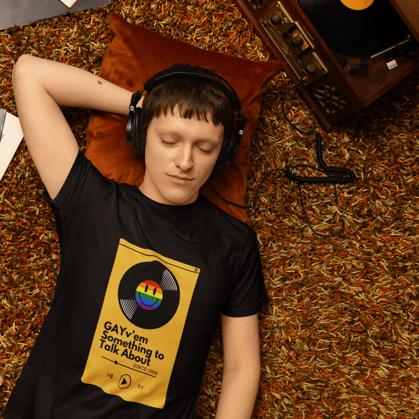 I GAYv'em Something to Talk About | Funny gay graphic t-shirt - Queer Energy